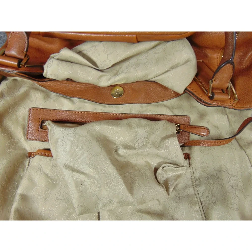 Michael Kors Vivian East West Shoulder Bag‎ Brown Leather Zip Pocket Tote